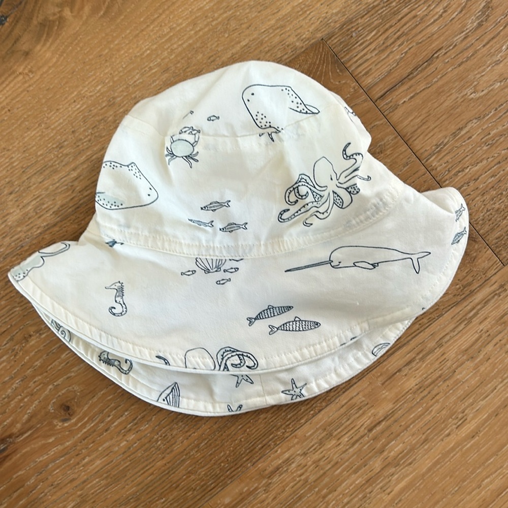 Pehr hat size 12-24mo